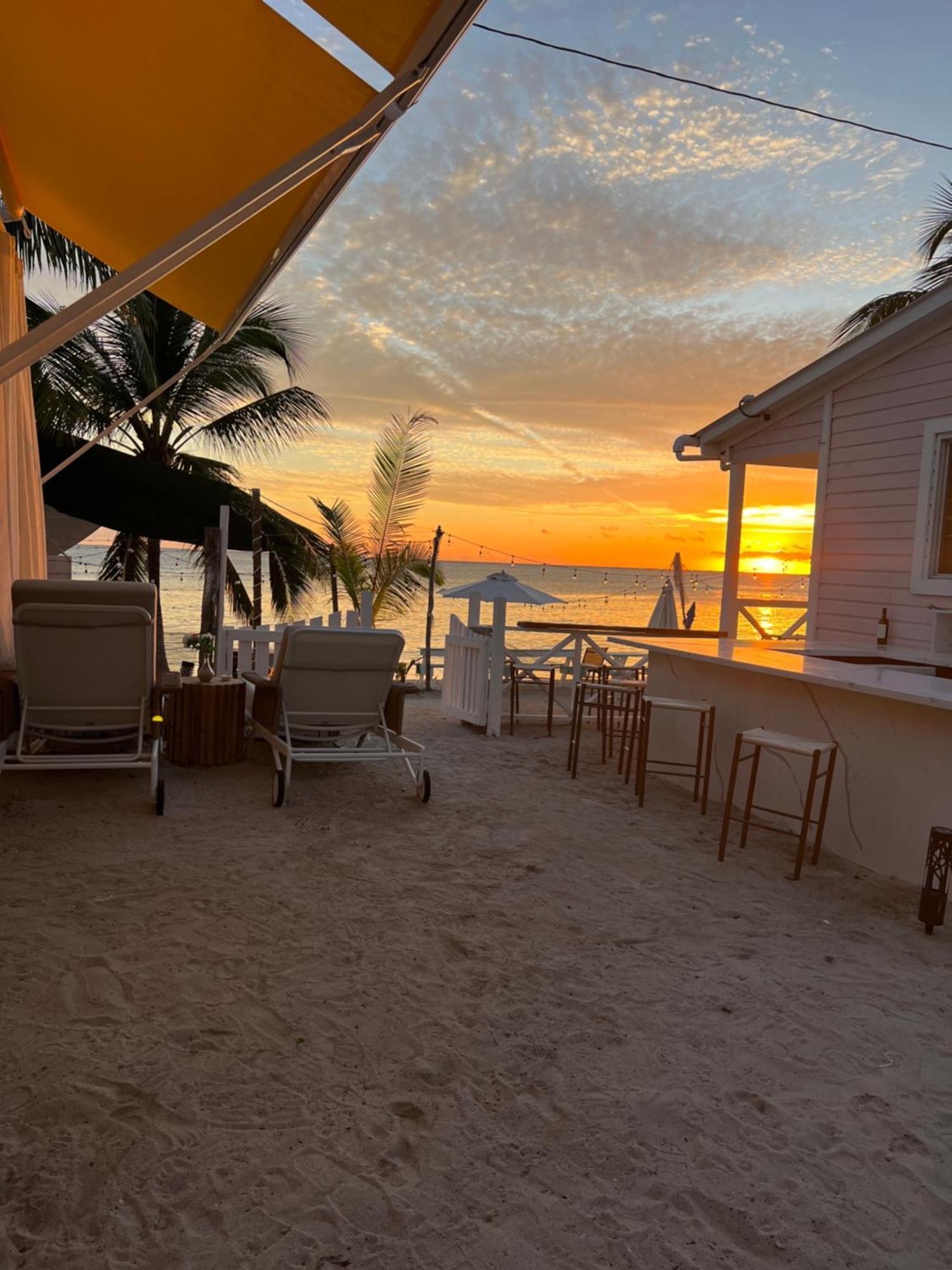 Casa Rosada Beach Front Мано-Хуан Экстерьер фото